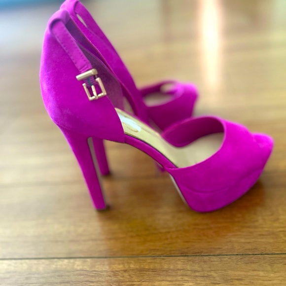 Size 8.0 but fits 8.5 Hot Pink Suede 4inch Jessica Simpson Heels. - Picture 5 of 7